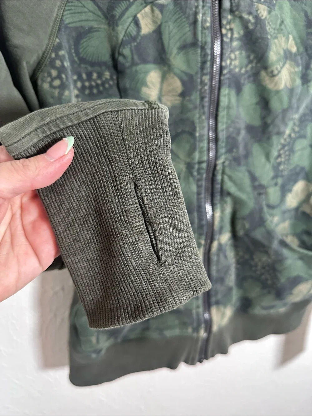 Lululemon Scuba Hoodie Size 6 Green Butterfly Print Full Zip Athletic Jacket - Picture 2 of 7